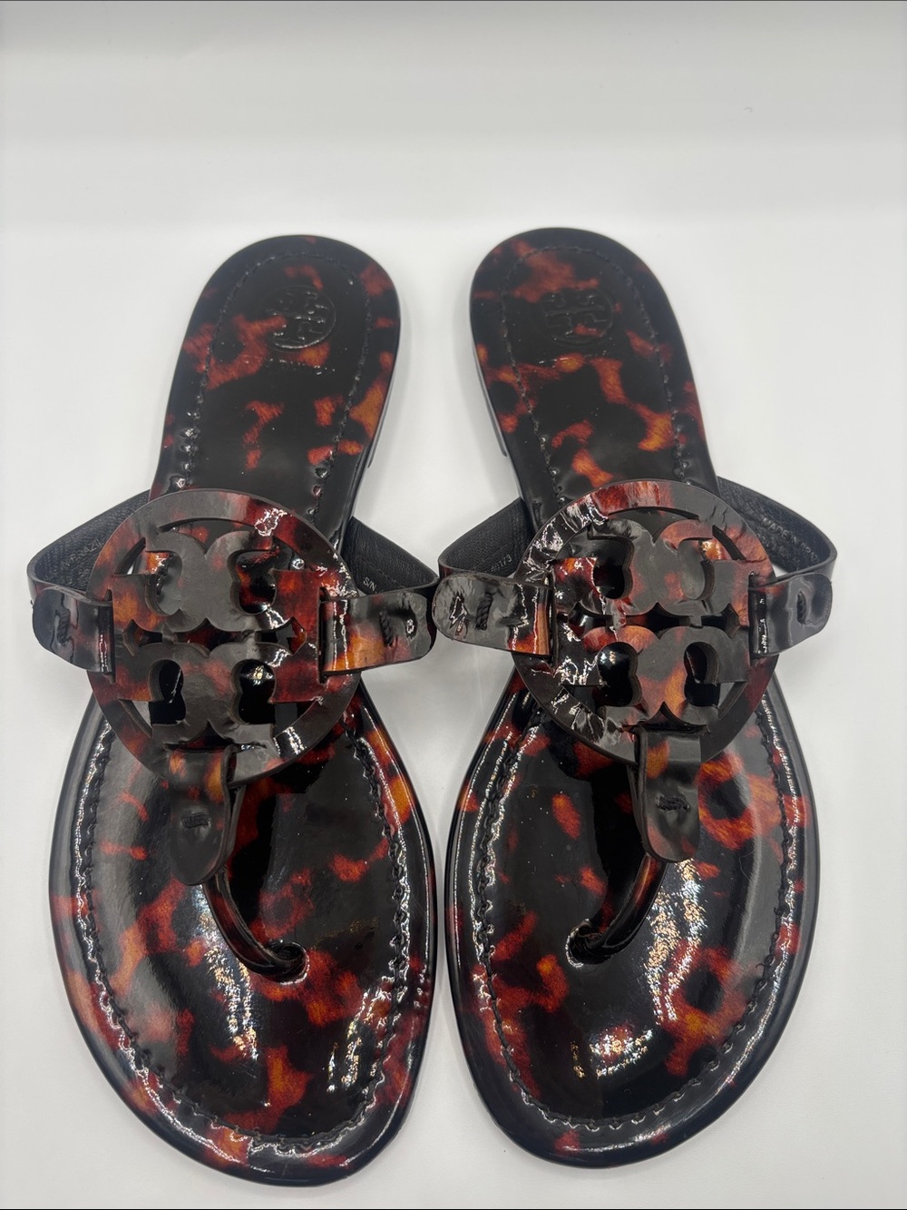 Tory Burch Tortoiseshell Patent Logo Thong Sandals